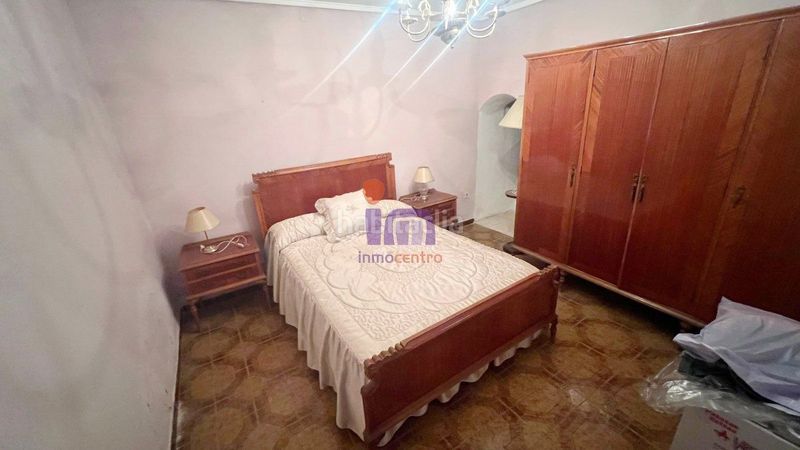 Foto 7b7822b5-60d4-40d9-90d0-bc2526d8199e. Casa amb aparcament a Valdepeñas