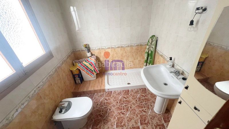 Foto d13af903-d0ca-4409-99e7-673a7bff1d32. Casa amb aparcament a Valdepeñas