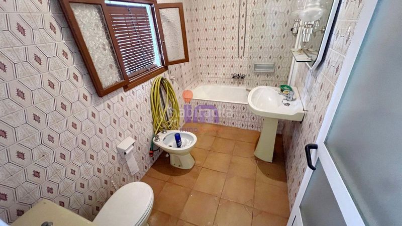 Foto e099c471-c2f9-49ee-8e99-3812131fff72. Casa amb aparcament a Valdepeñas