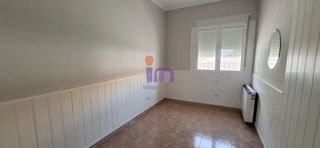 House in Valdepeñas. Casa en venta en barrio cachiporro, 3 dormitorios.
