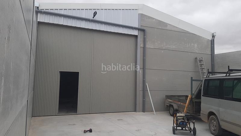 Foto 56929ec5-e578-4a08-aa22-18f89b0952fc. Nau industrial a avenida de toros 17 a Pedro Muñoz