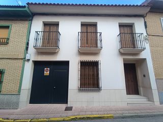 Casa en Calle Virgen 42