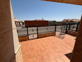 Casa  Calle záncara. Se vende vivienda adosada en pedro muñoz (ciudad real)