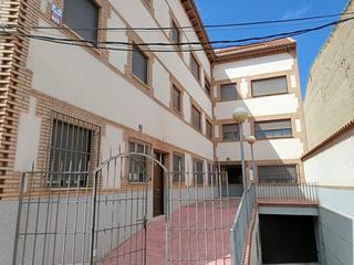 Pis a Calle caleras 19. Piso a estreno, para entrar a vivir, muy proximo a todos los sev