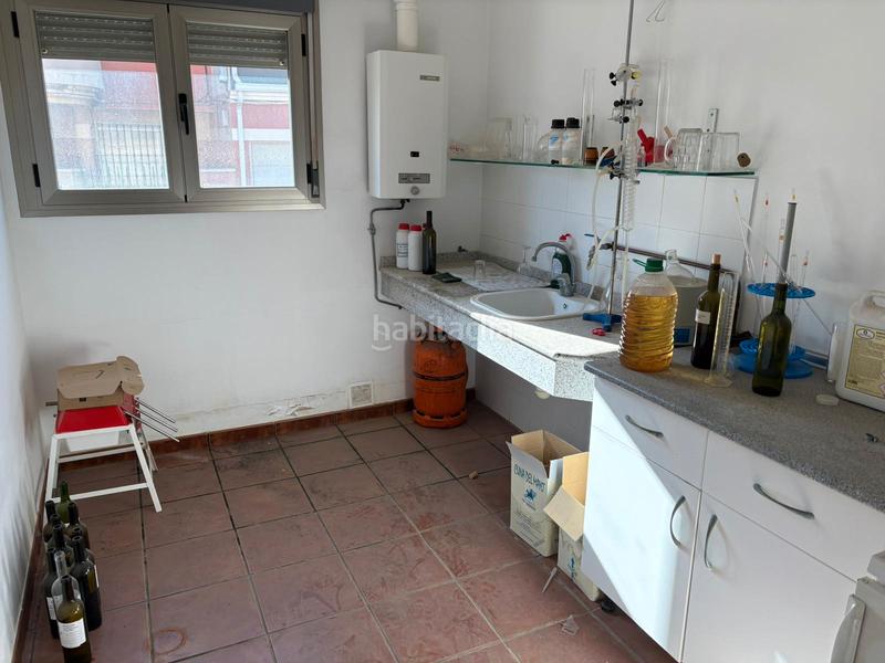 Foto d2ff7625-cd34-4ba2-9a4c-c3e007bf0074. Nau industrial a calle duque de alba 31a a Pedro Muñoz