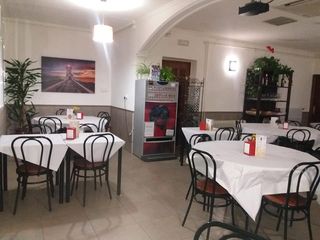 Local Comercial a Sol. Se vende restaurante en pedro muñoz (ciudad real)