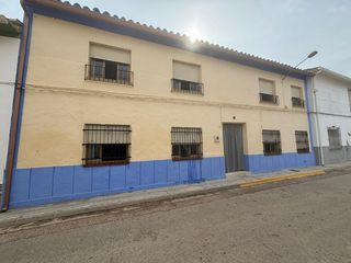 Haus  Calle luna. Vivienda disponible en pedro muñoz