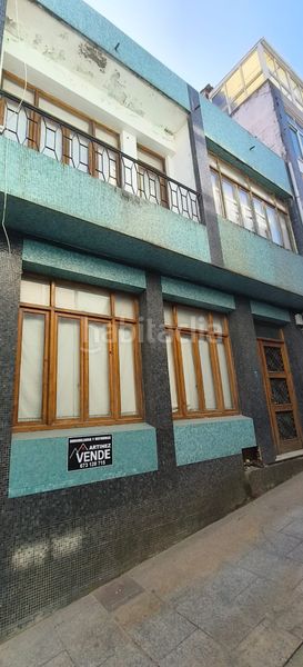 Foto d8fdbd2b-63bc-4472-abaa-df4d825d1c75. Casa aparellada a Cedeira