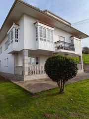 Appartamento in Lugar cordobelas 40. **piso en finca cerrada a 2 minutos del centro de cedeira con vi