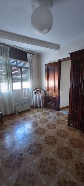 Foto 18d7ac30-df40-4376-b8a7-f2f3f901f7b1. Edifici a Cariño