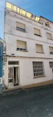 Gebäude in Cariño. **edificio de tres plantas con gran garaje en cariño**