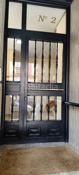Foto 302fd5f5-a28a-4671-8b8f-5de6ee54dd7a. Piso en avenida zumalacárregui 2 **piso amplio en el centro , a 1 minuto de la playa** en Cedeira