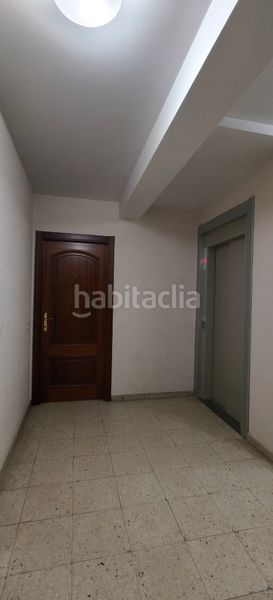 Foto 500282bb-9e33-4879-8f3e-043d519b4db6. Piso en avenida zumalacárregui 2 **piso amplio en el centro , a 1 minuto de la playa** en Cedeira