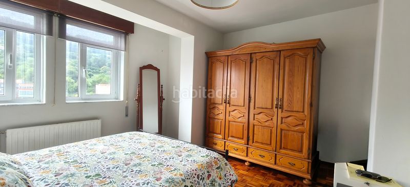 Foto aba1df77-bcea-4d0f-b6a0-a87a5c6d9246. Piso en avenida zumalacárregui 2 **piso amplio en el centro , a 1 minuto de la playa** en Cedeira