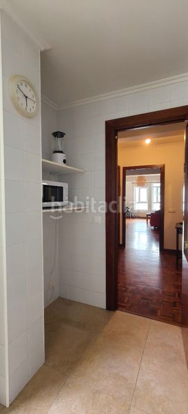 Foto c4f423d1-b8e3-49f1-8b04-2387b44716a2. Piso en avenida zumalacárregui 2 **piso amplio en el centro , a 1 minuto de la playa** en Cedeira