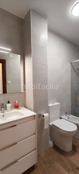 Foto c74b9d1d-bef6-431f-b2de-b8565544830d. Pis a avenida da area 68 a Cedeira