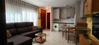Piso en Cedeira. ** piso listo para entrar a vivir en cedeira, junto a todos los
