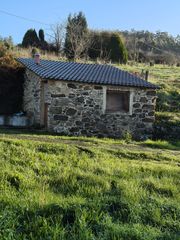 Casale in Calle regueiro 1. **finca edificable con casita de 18m2**