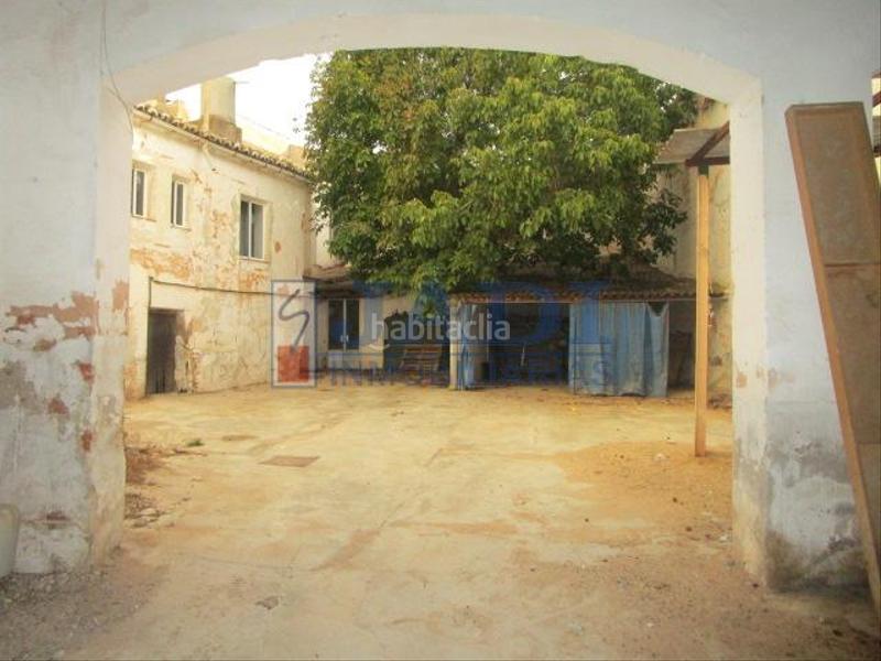 Foto e3bd7503-00cf-4691-8cb9-37796862217d. Building in Manzanares