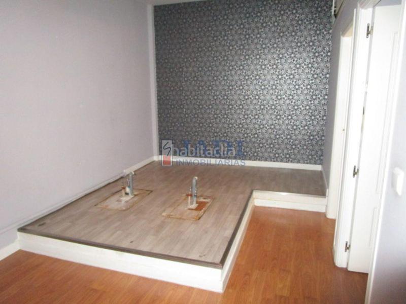 Foto 2b0bc087-428a-4a22-9fda-0934a0bdac23. Alquiler oficina  en Valdepeñas