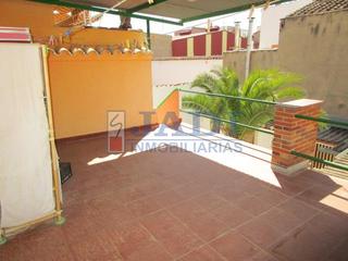 Casa in Valdepeñas. Valdepeñascasa