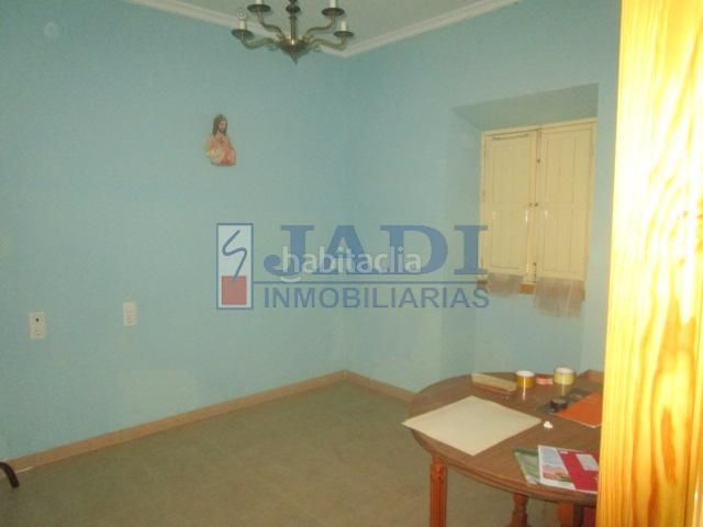Foto 5342a886-b83f-4992-8fde-45aa1e7a9df6. Casa a Valdepeñas