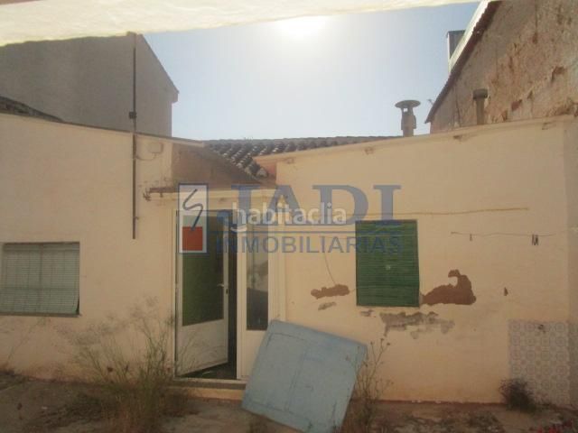 Foto eb5a8462-57f1-4a9b-9f39-a672f69944aa. Casa a Valdepeñas