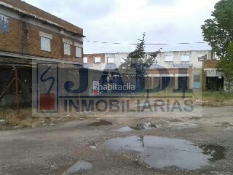 Foto 0d798e30-143d-4f90-bff2-f7efdf4aa603. Edificio  en Almuradiel