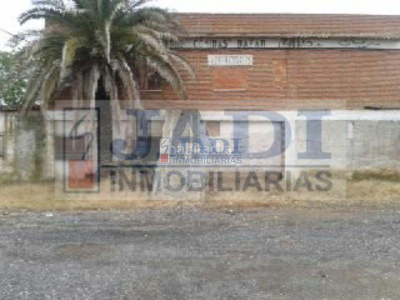 Foto cce3de37-2738-4e46-b03f-0331cf227e00. Edificio  en Almuradiel