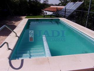 Casa in Valdepeñas. Valdepeñascasa