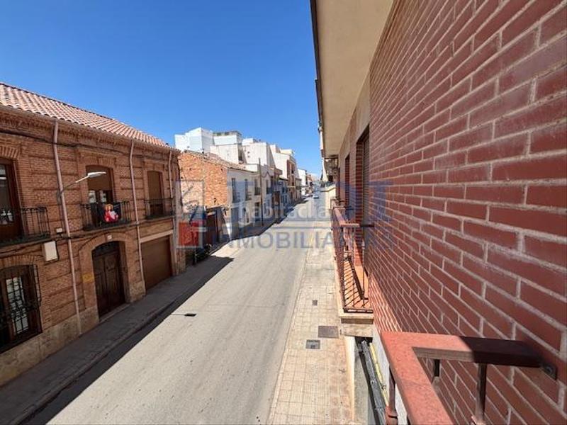 Foto f9f048a8-a9c4-437e-b75d-246074e34e36. Pis amb calefacció aparcament a Valdepeñas