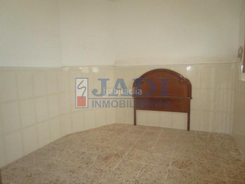 Foto 4e79af76-5c8a-4c40-ab9f-7d9c8436eeaa. Casa amb aparcament a Valdepeñas