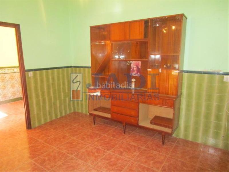 Foto 701228b2-7a7f-415c-b3e3-d0885b9a2c64. Casa amb aparcament a Valdepeñas