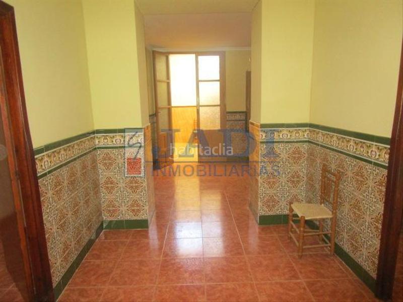 Foto 7f2b22a8-bf54-4d3e-abab-5317c6a1ab0e. Casa amb aparcament a Valdepeñas