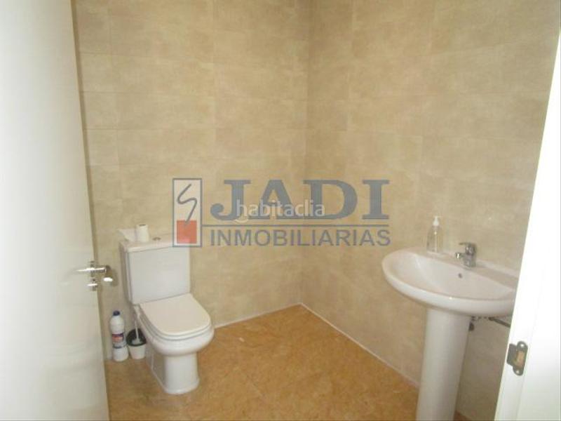 Foto 0ae19365-2614-4cc6-a008-4d6eaefa3fc3. Alquiler local comercial local en Valdepeñas