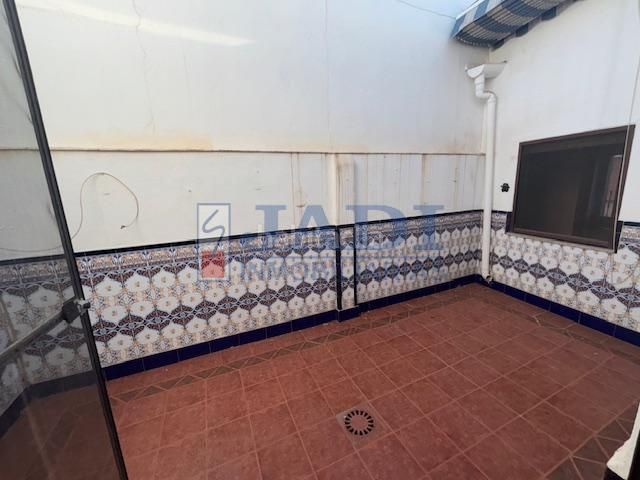 Foto 54839daa-5b06-4f1c-820d-a82aa1e76ac9. Casa amb calefacció aparcament a Valdepeñas