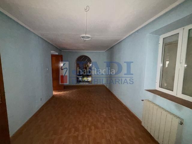 Foto 717665eb-2c0e-4545-acb5-23a3e772d181. Casa amb calefacció aparcament a Valdepeñas