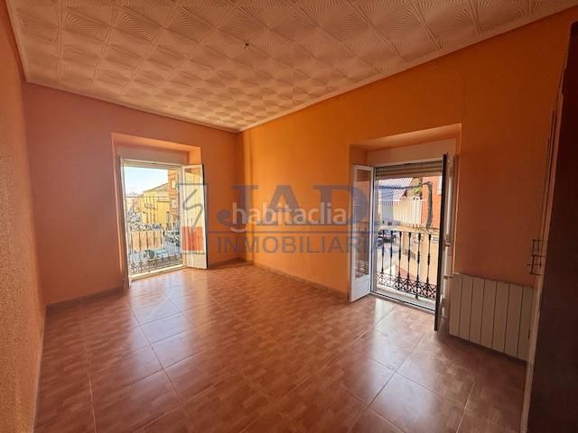 Foto bbbb501b-ce15-42e0-8885-14df1fe15cc9. Casa amb calefacció aparcament a Valdepeñas
