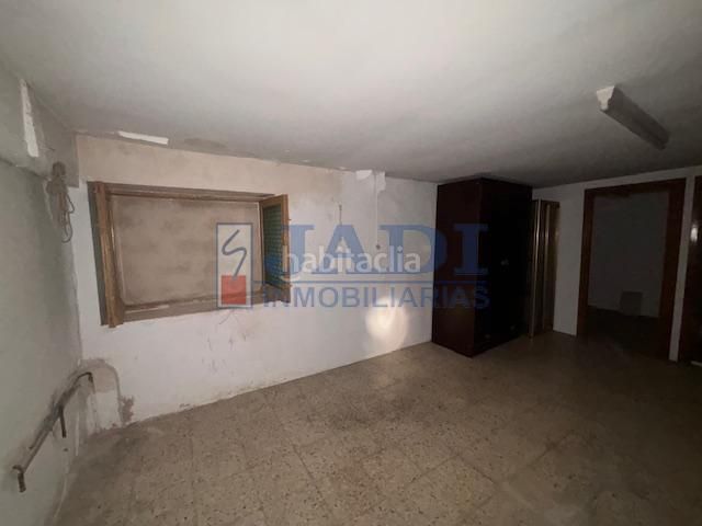 Foto f7cb95ea-57f0-4cc0-8cb8-225e828d6c8b. Casa amb calefacció aparcament a Valdepeñas