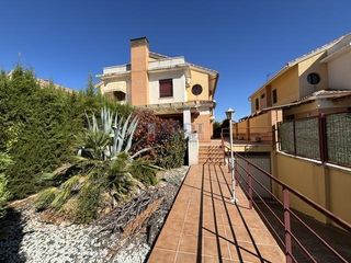 Casa aparellada a Valdepeñas. Valdepeñascasa