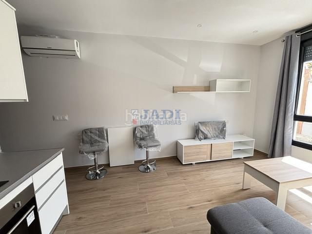Foto cc980273-f7ee-4e02-88cc-ebc9f9aaf5fc. Apartament amb calefacció aparcament a Valdepeñas