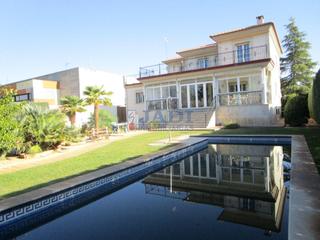 Xalet a Valdepeñas. Valdepeñaschalet