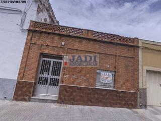 Maison à Valdepeñas. Valdepeñascasa