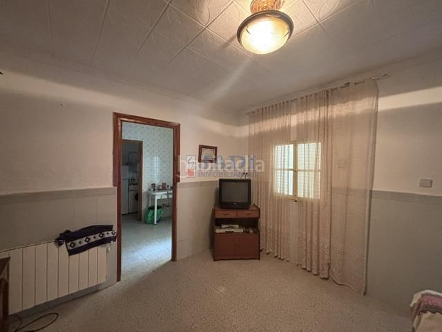 Foto 084a13b1-499d-4c2f-b161-1d4617f546cb. Casa amb calefacció aparcament piscina a Valdepeñas