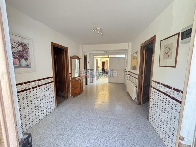 Foto cea47987-737b-4fa9-96e6-e482eaa050f5. Casa amb calefacció aparcament piscina a Valdepeñas