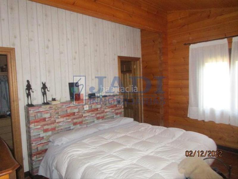 Foto b2fc21d9-3890-4cc5-bd05-6ccf94179a7d. Chalet  en Valdepeñas