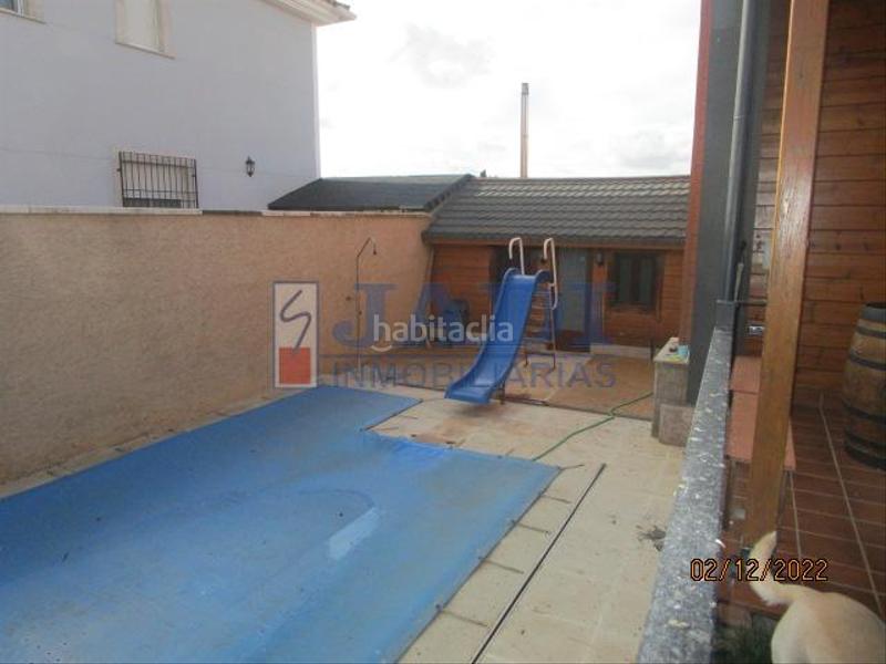Foto d4fd6867-4ef7-4bd0-9b7c-fb2341c9f82b. Chalet  en Valdepeñas
