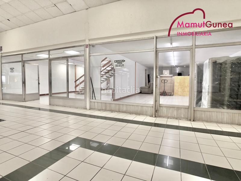 Foto 4484ae87-bd2b-4eb8-a0d5-6ed75ca3e819. Location local commercial dans Oiartzun