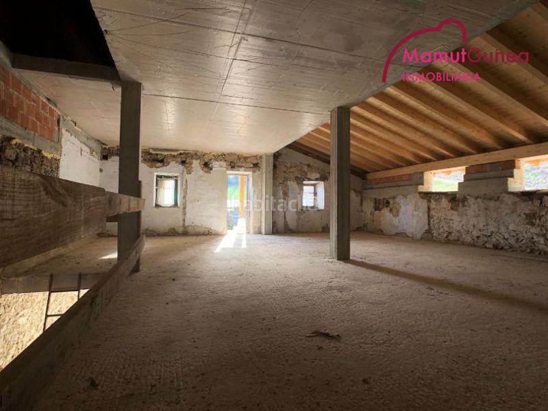 Foto c5756d0b-b296-4b64-8af5-499221cf8d4e. Reihenhaus in Oiartzun