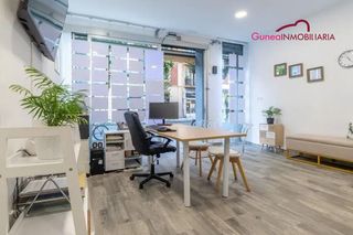 Local Comercial  Calle mirakruz. Local reformado en gros  c miracruz  escaparate 4m.